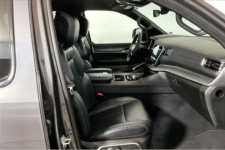 $39835 : Jeep Wagoneer L 2024 4x2 Ser image 6