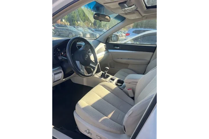 $11000 : Subaru Outback 2010 AWD 2.5i image 5