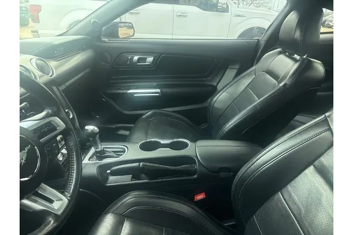 $37995 : Ford Mustang 2020 GT 2dr Fas image 10