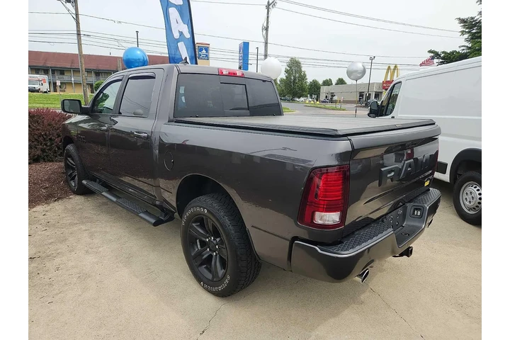 $19995 : Ram 1500 2018 4x4 Night 4dr image 3