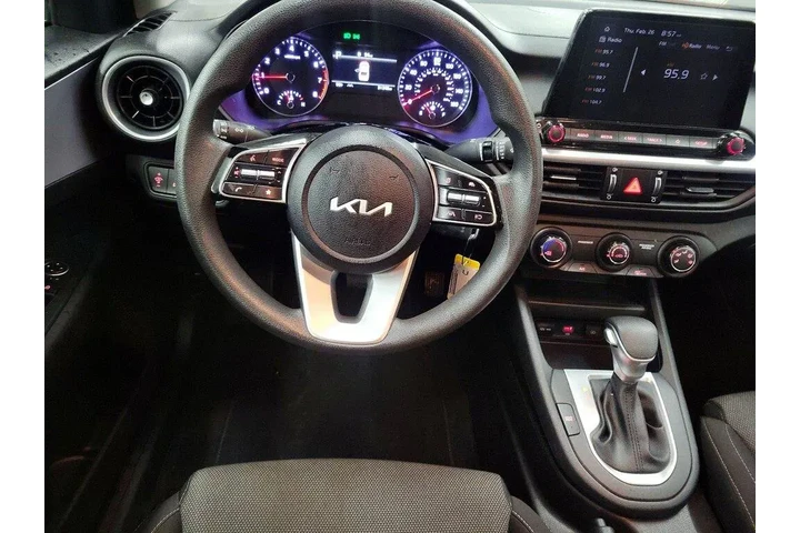 $17998 : Kia Forte 2024 LXS 4dr Sedan image 9