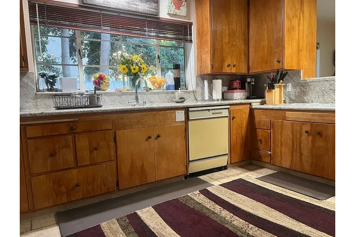 $1250 : brand-new flooring home image 3
