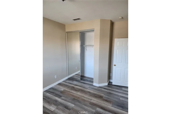 $2000 : 4507 Country Glen Ct, Riversid image 3