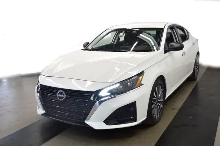 $21994 : Nissan Altima 2025 2.5 SV 4d image 4