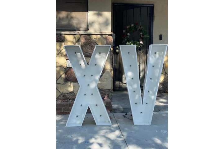 Marquee numbers 4ft image 4