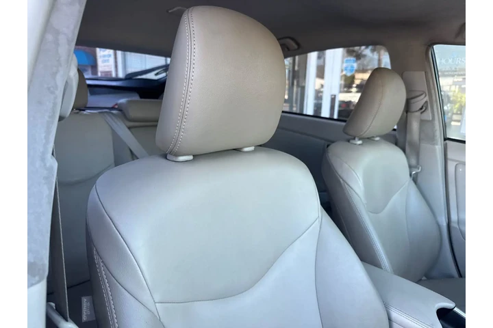 $8995 : Toyota Prius 2014 Four 4dr H image 10