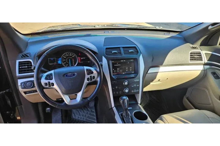 $11990 : 2013 Explorer XLT image 9