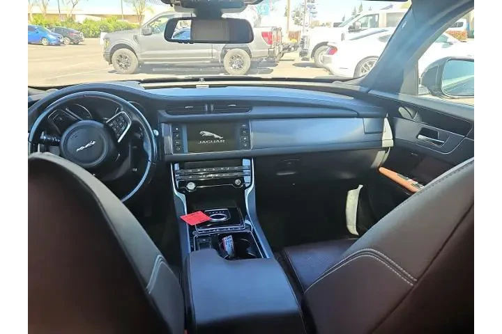 $11500 : Jaguar XF 2016 R-Sport 4dr S image 9