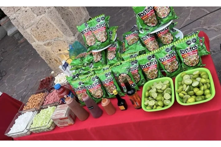 Mesa de fruta tostilocos image 4