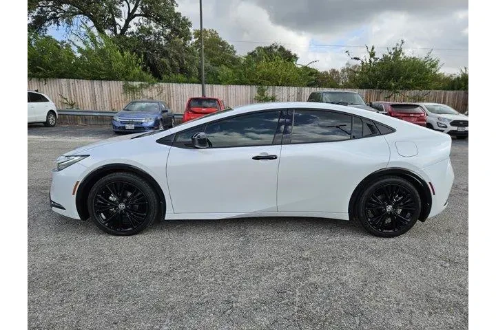 $33400 : Toyota Prius 2026 Nightshade image 6