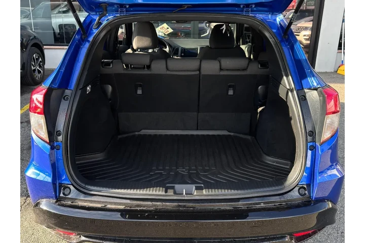 $17995 : Honda HR-V 2022 AWD Sport 4d image 8