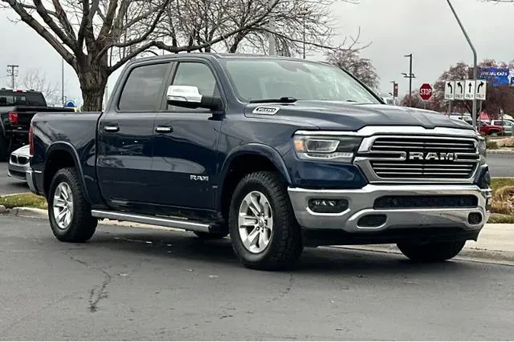 $38995 : Ram 1500 2022 4x4 Laramie 4d image 9