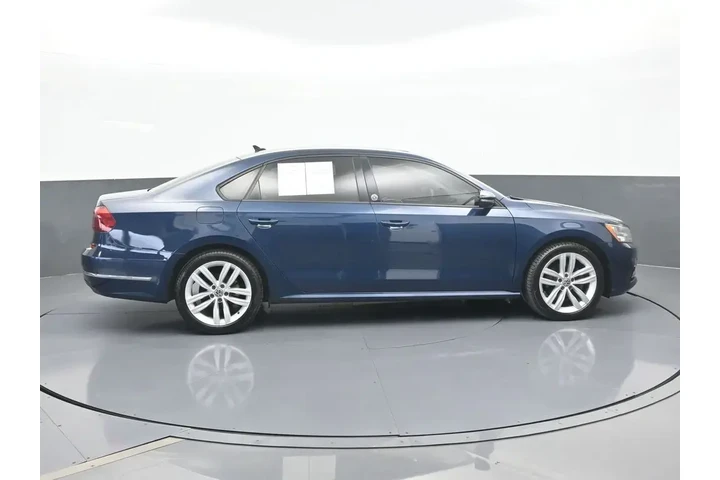 $13935 : Volkswagen Passat 2019 Wolfs image 7