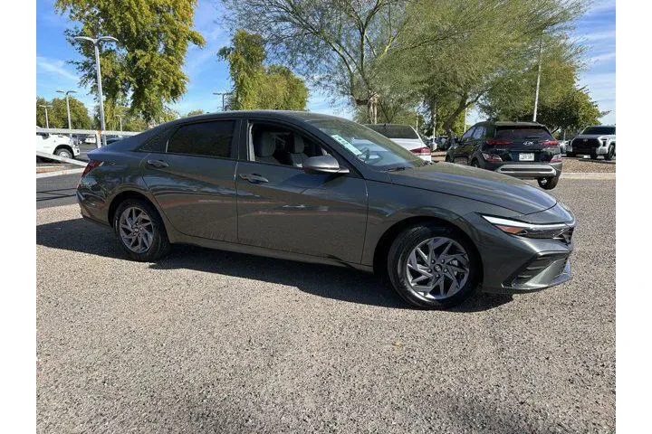 $19990 : Hyundai ELANTRA 2024 SEL 4dr image 2