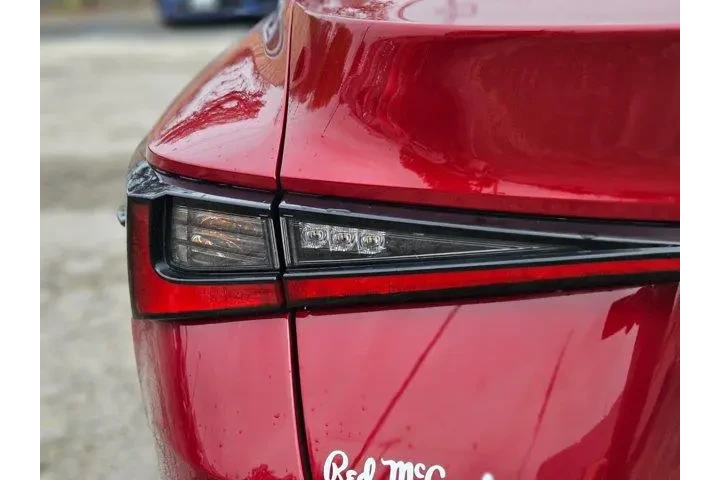 $35600 : Lexus IS 300 2023 4dr Sedan image 9