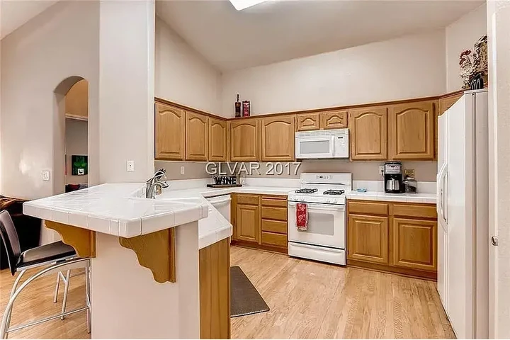 $1295 : 2-Recamaras, 2-Baño. image 8