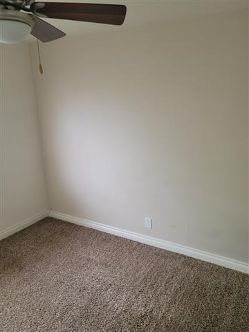 $930 : Room for rent image 1