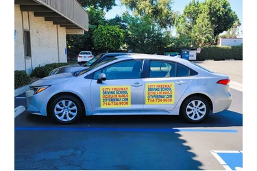 REGALE CLASES DE MANEJO AHORA en Orange County