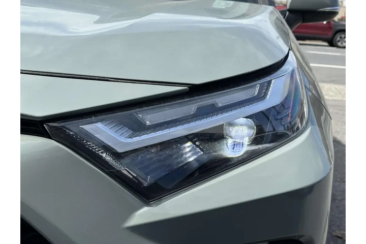 $24985 : Toyota RAV4 2023 AWD XLE 4dr image 7