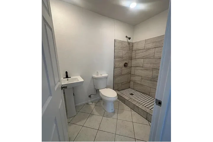 $800 : Estudio a estrenar. image 4
