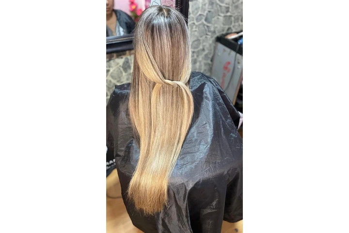 servicios de Belleza Capilar image 1