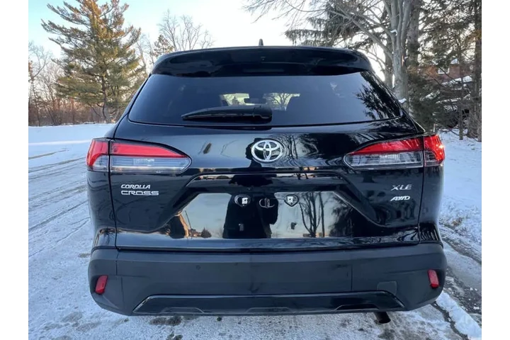 $28995 : 2022 Corolla Cross XLE image 6