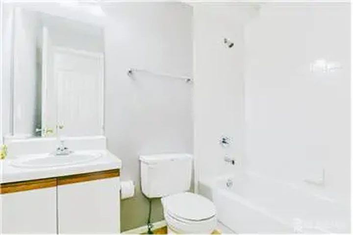 $2600 : Rental property with 2 bedro image 7