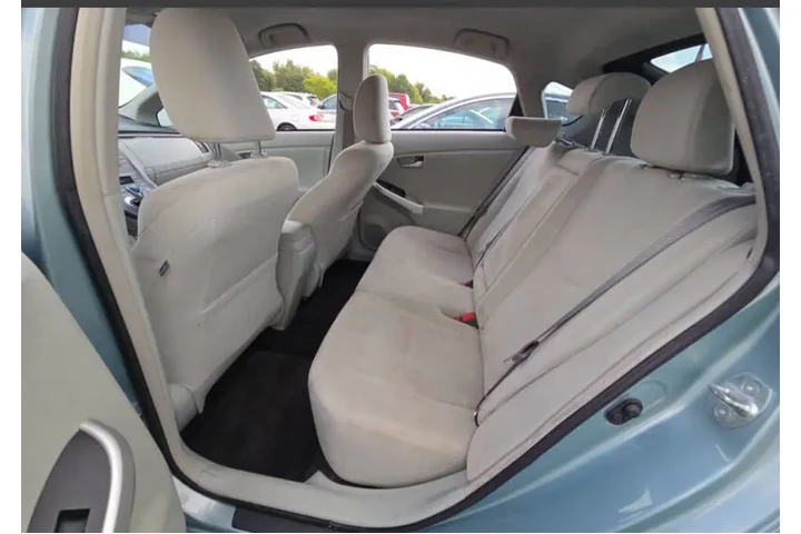 $11495 : 2014 Prius Two image 9