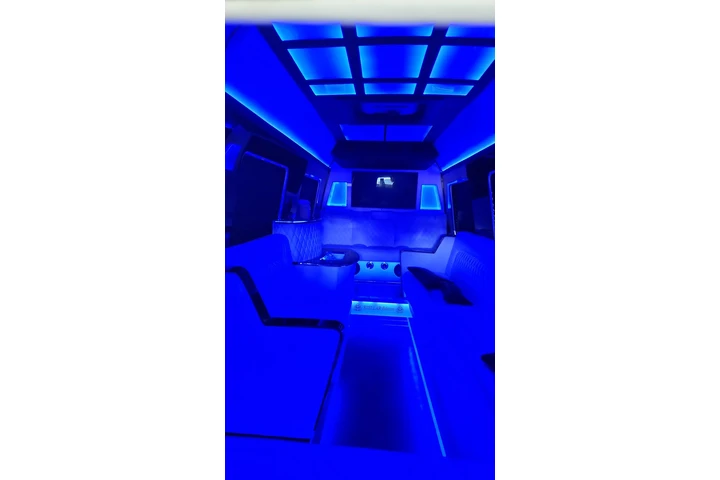 Sprinter de lujo, party bus, image 3