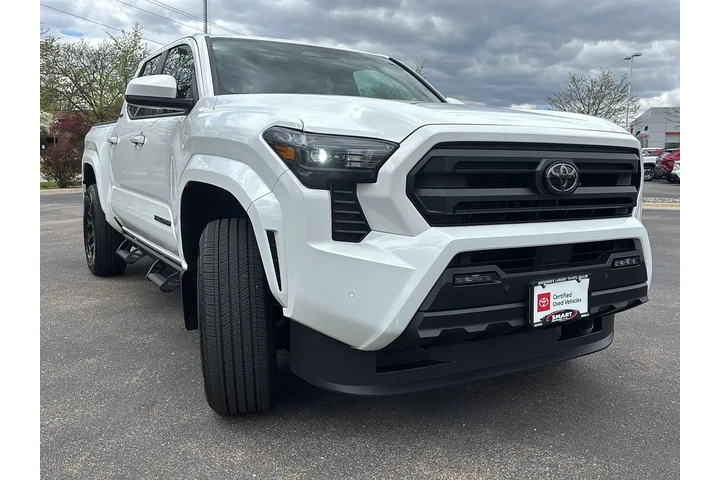 $43088 : Gold Certified 2025 TACOMA SR5 image 6