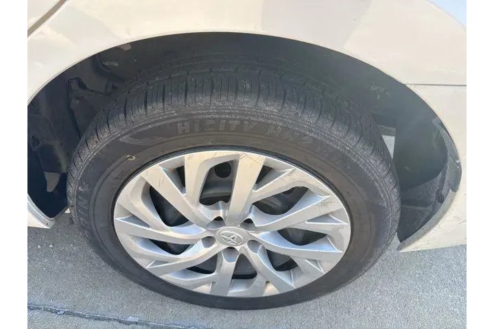 $13495 : Toyota Corolla 2017 L 4dr Se image 9