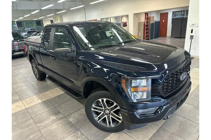 $35000 : Ford F-150 2023 4x4 XLT 4dr image 10