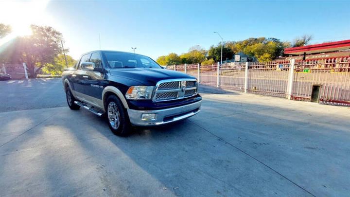 $9900 : 2011 RAM 1500 Laramie image 3