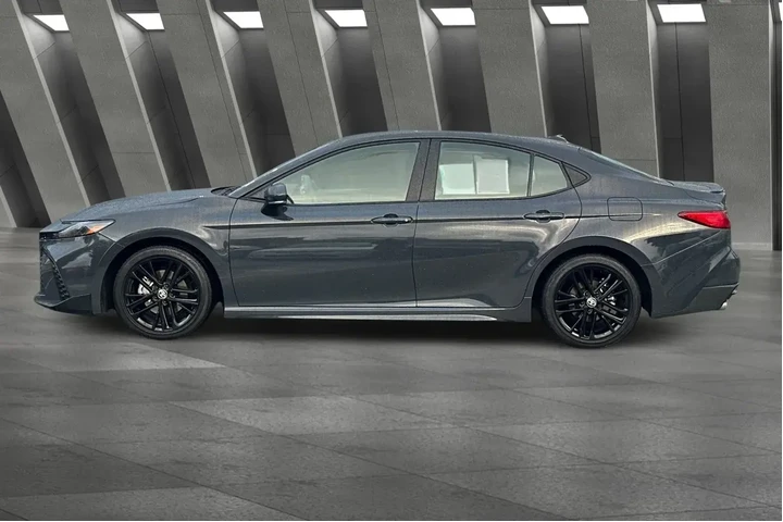 $29900 : Toyota Camry 2025 SE 4dr Sed image 10