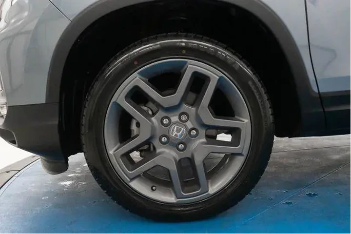 $35912 : Honda Passport 2023 AWD EX-L image 2