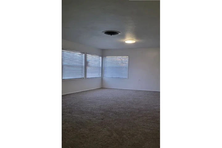 $980 : Special Cute updated home image 2