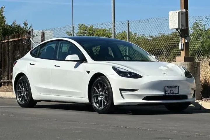 $26500 : Tesla Model 3 2023 4dr Sedan image 9
