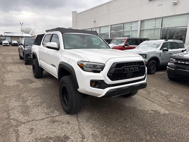 $15000 : 2020 Toyota Tacoma image 1