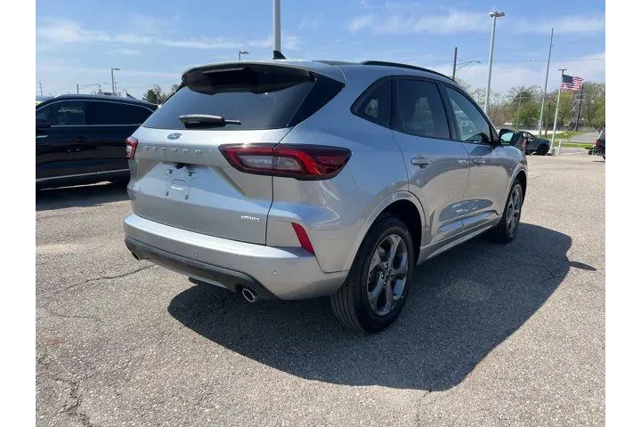 $25944 : Ford Escape 2024 AWD ST-Line image 9