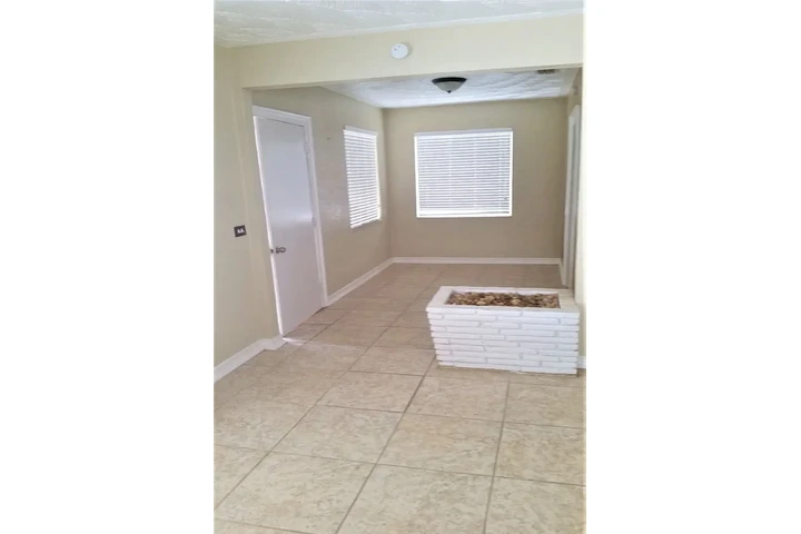 $1100 : Welcome to your home image 6