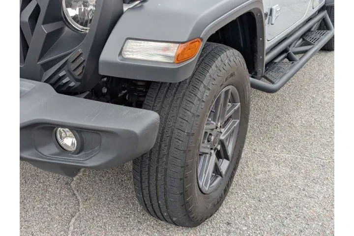 $31995 : Jeep Wrangler 2024 4x4 Sport image 9