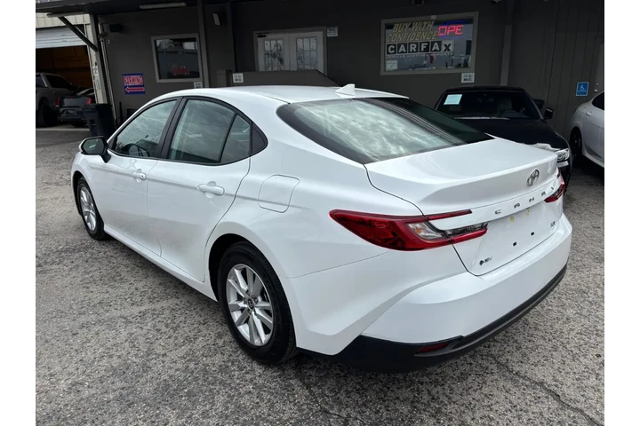 2025 Camry LE image 4