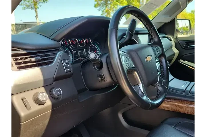 $29990 : Chevrolet Tahoe 2019 4x4 Pre image 10