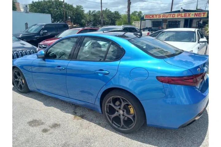 $17800 : 2018 Alfa Romeo Giulia Ti Spo image 4