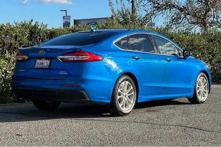 $10095 : Ford Fusion Hybrid 2019 SEL image 2