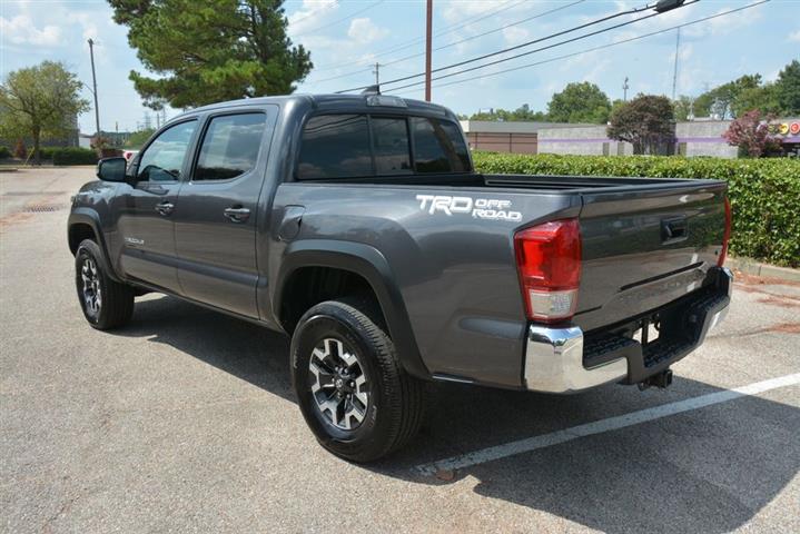 2016 Tacoma TRD Off-Road image 10