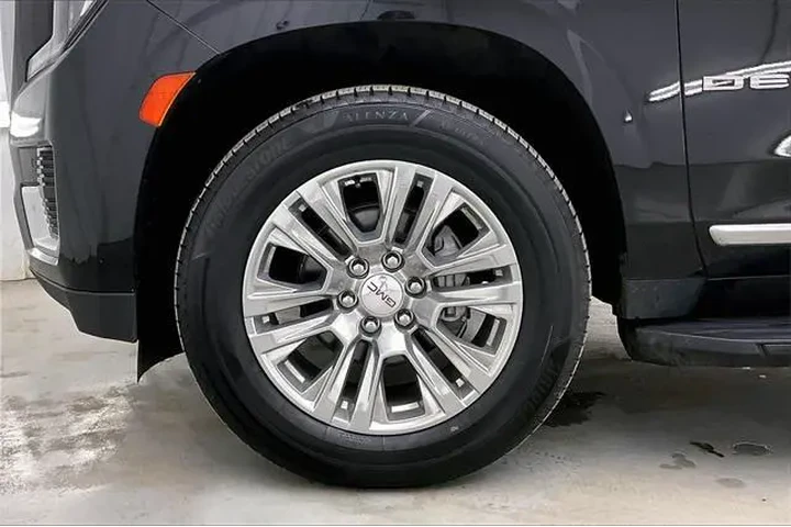 $39490 : GMC Yukon 2021 4x4 Denali 4d image 10