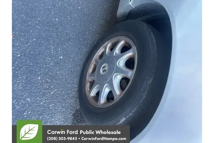 $3500 : Buick Regal 2002 LS 4dr Seda image 9