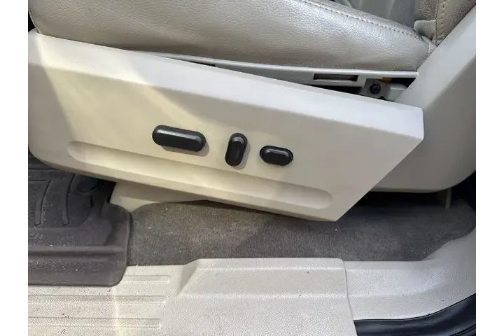 $15000 : Ford Expedition 2012 4x2 XLT image 7