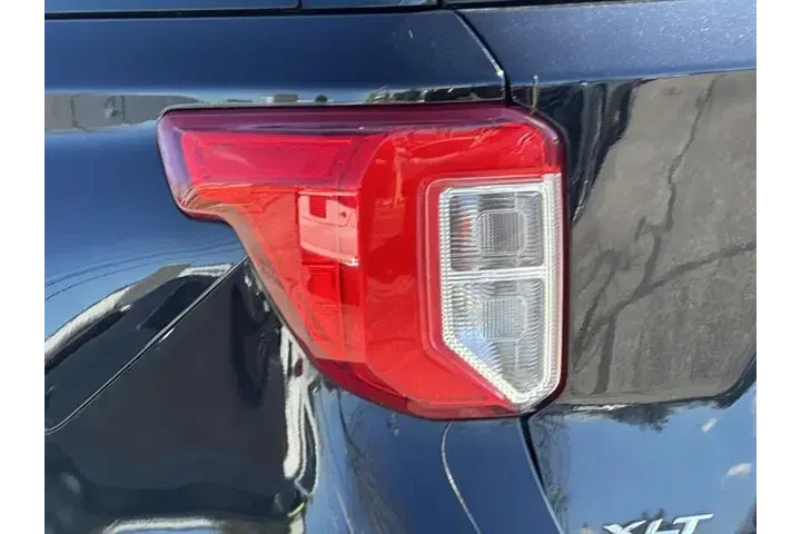 $29236 : Ford Explorer 2022 AWD XLT 4 image 9